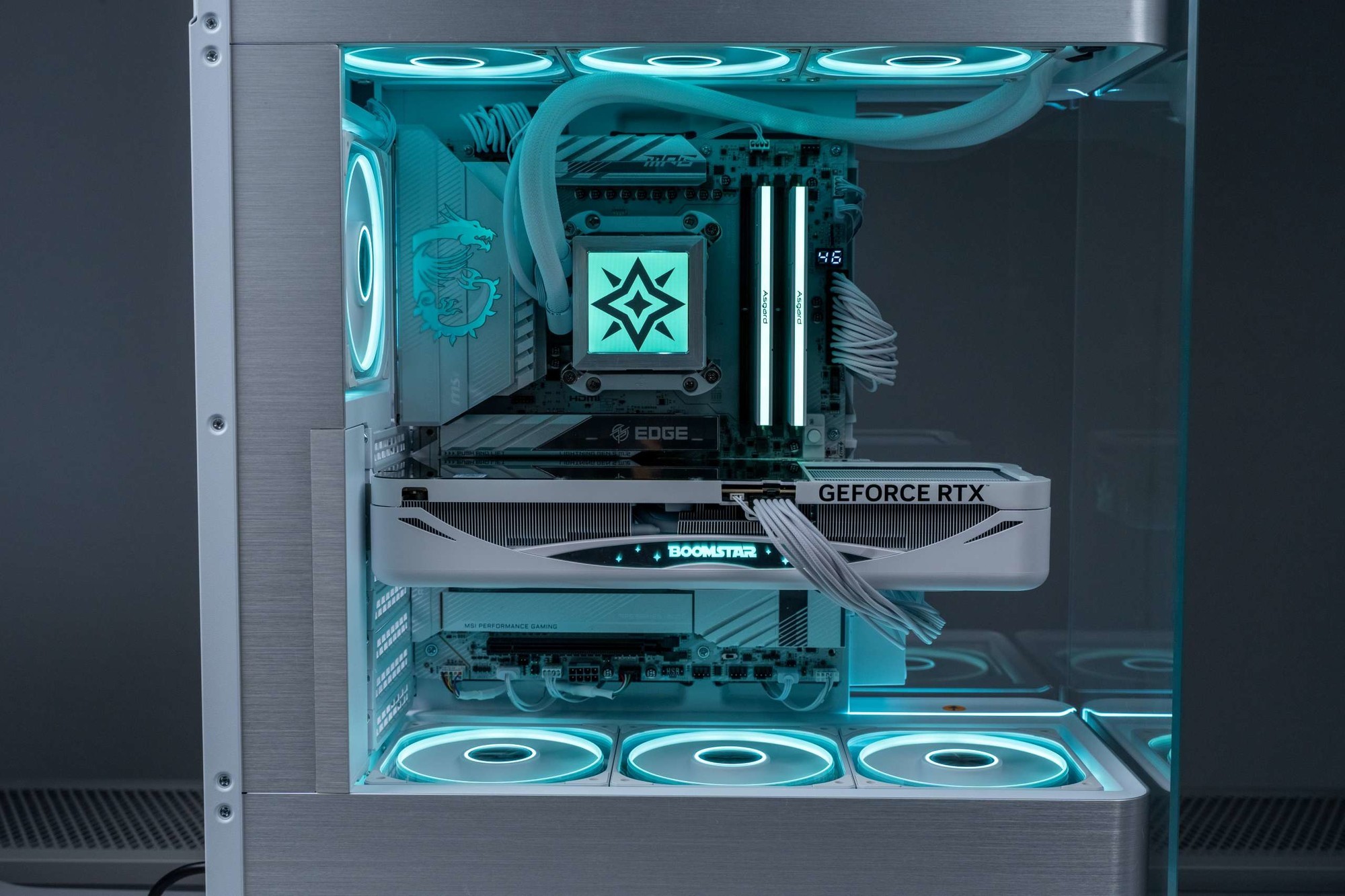 Ǿ磡  ӰGeForce RTX 5070 Ti LUNA OCԿ