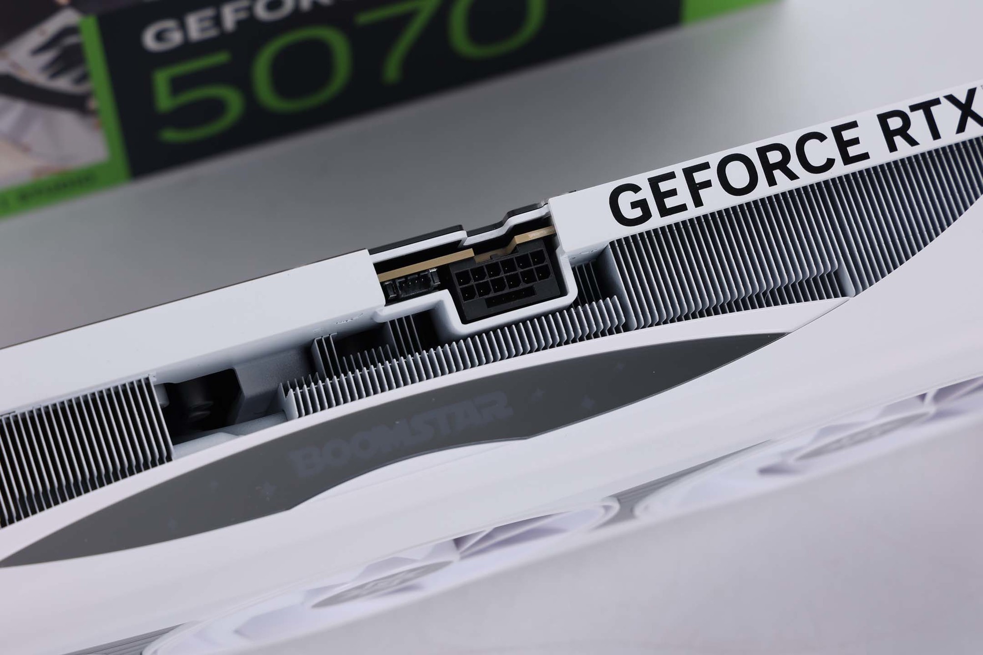 Ǿ磡  ӰGeForce RTX 5070 Ti LUNA OCԿ