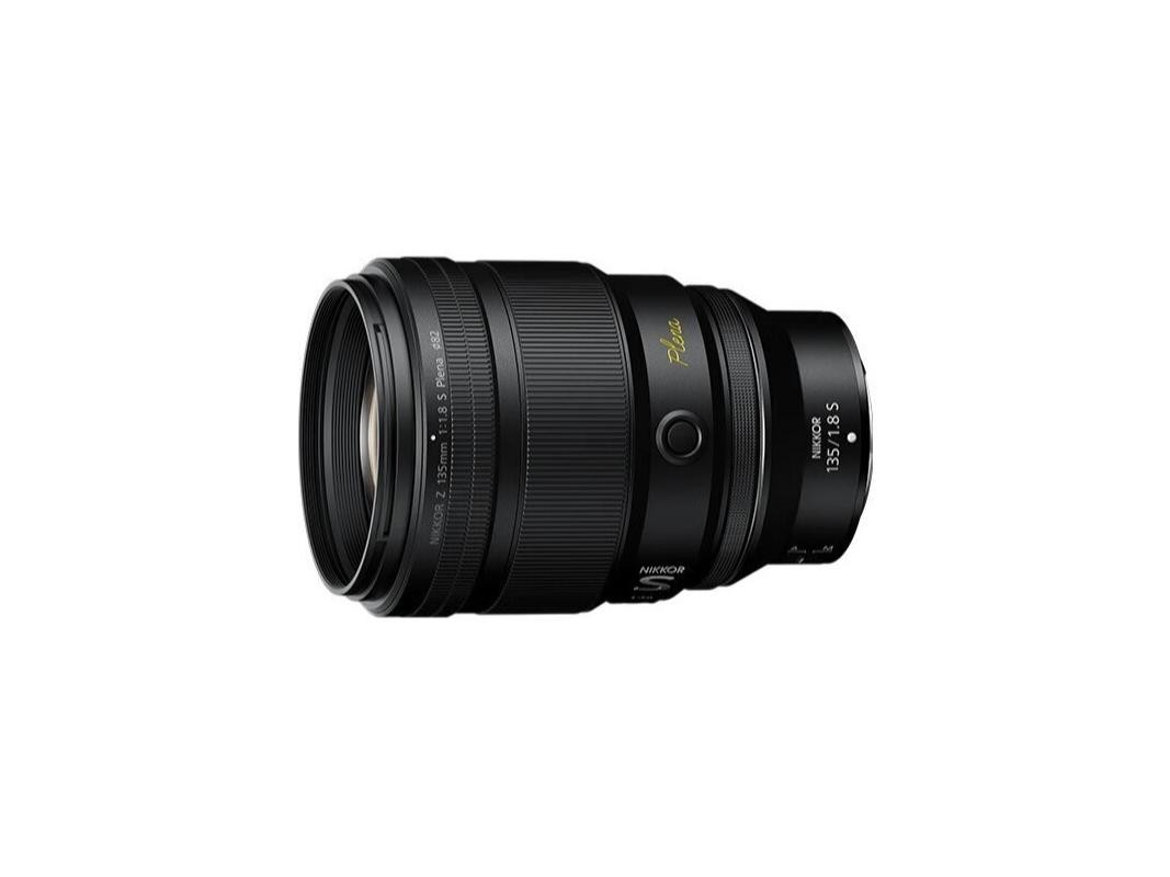 ῵ ˶ Z 135mm f/1.8 S Plena