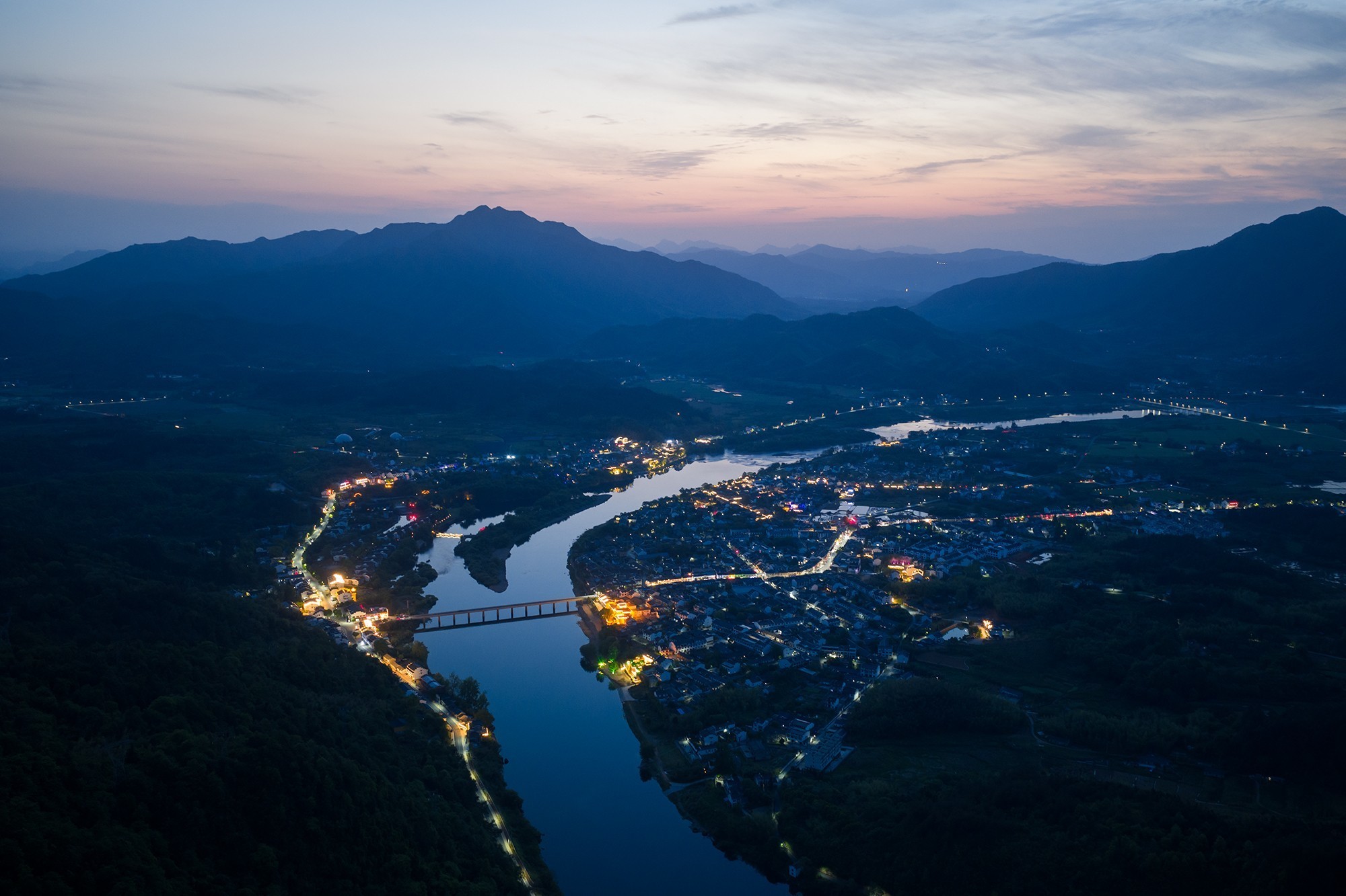 Mavic 4 Pro⣺14/3콢˻