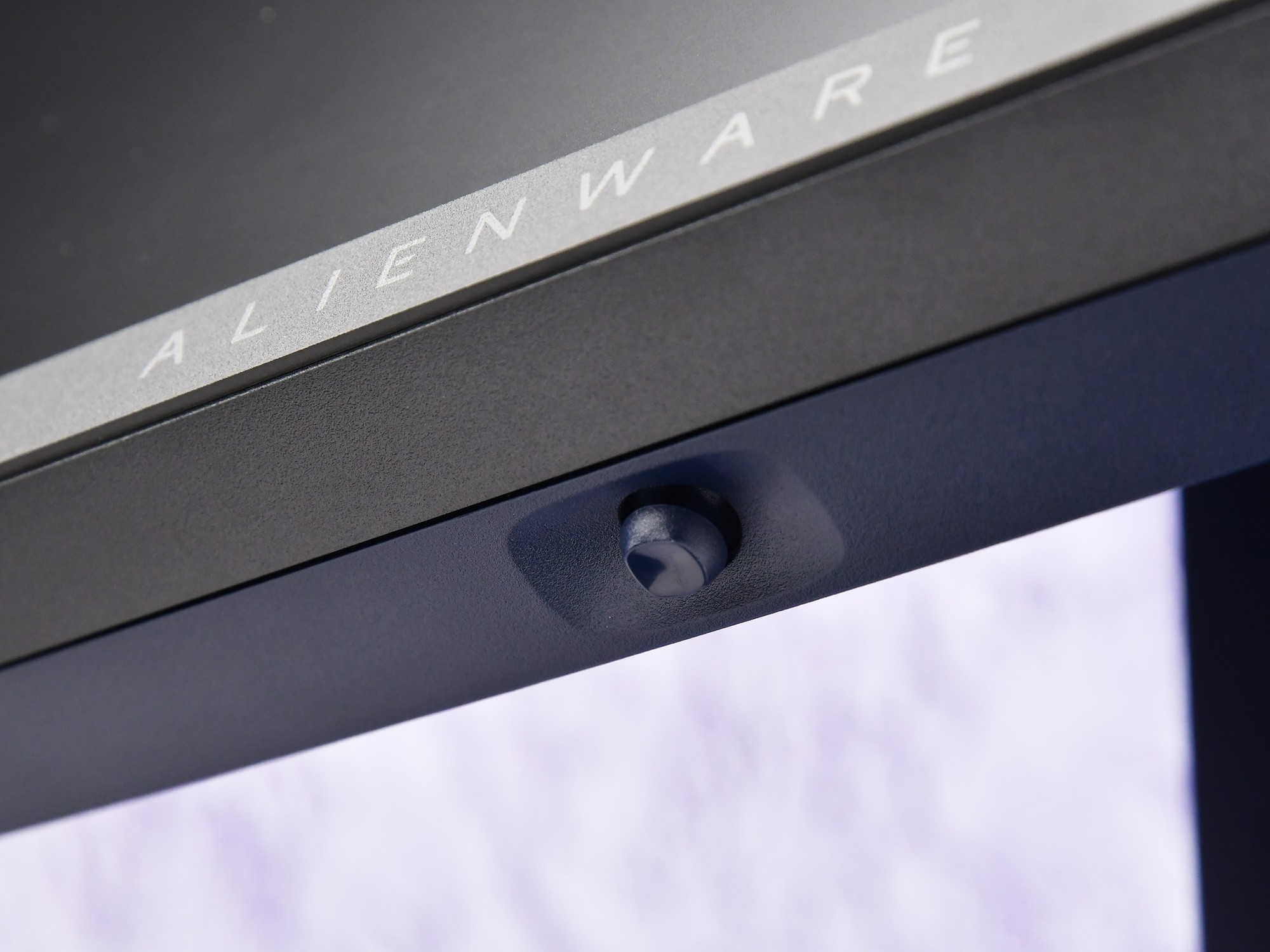 体验Alienware外星人AW2525HM显示器:小尺寸高刷电竞神器