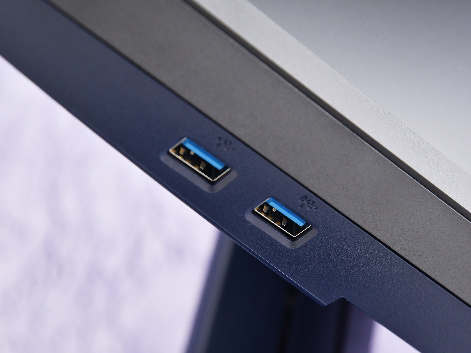 体验Alienware外星人AW2525HM显示器:小尺寸高刷电竞神器