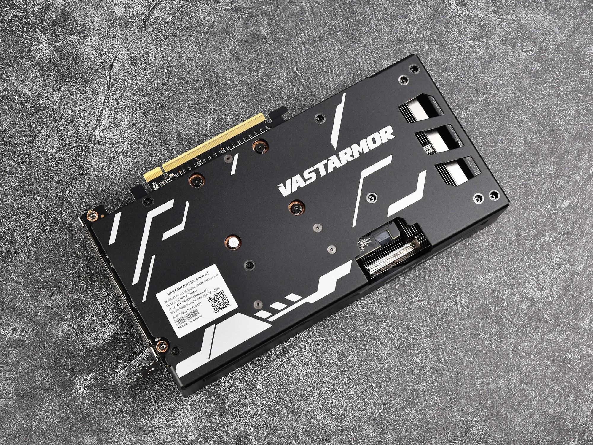 RX 9060 XT 16GB OC ɫϽ Ϸ