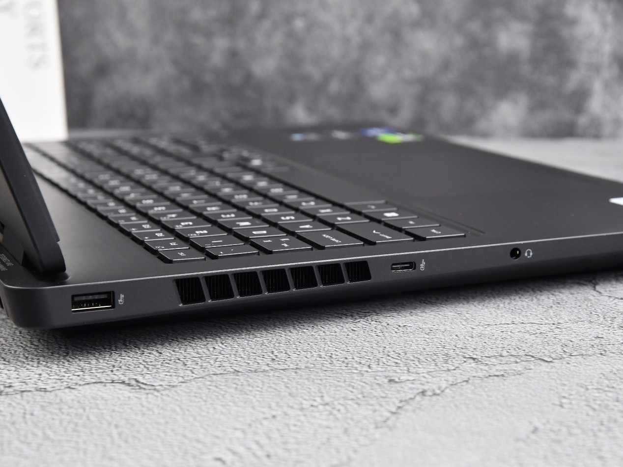 性价比、质价比全都要 暗影精灵 11 游戏笔记本评测