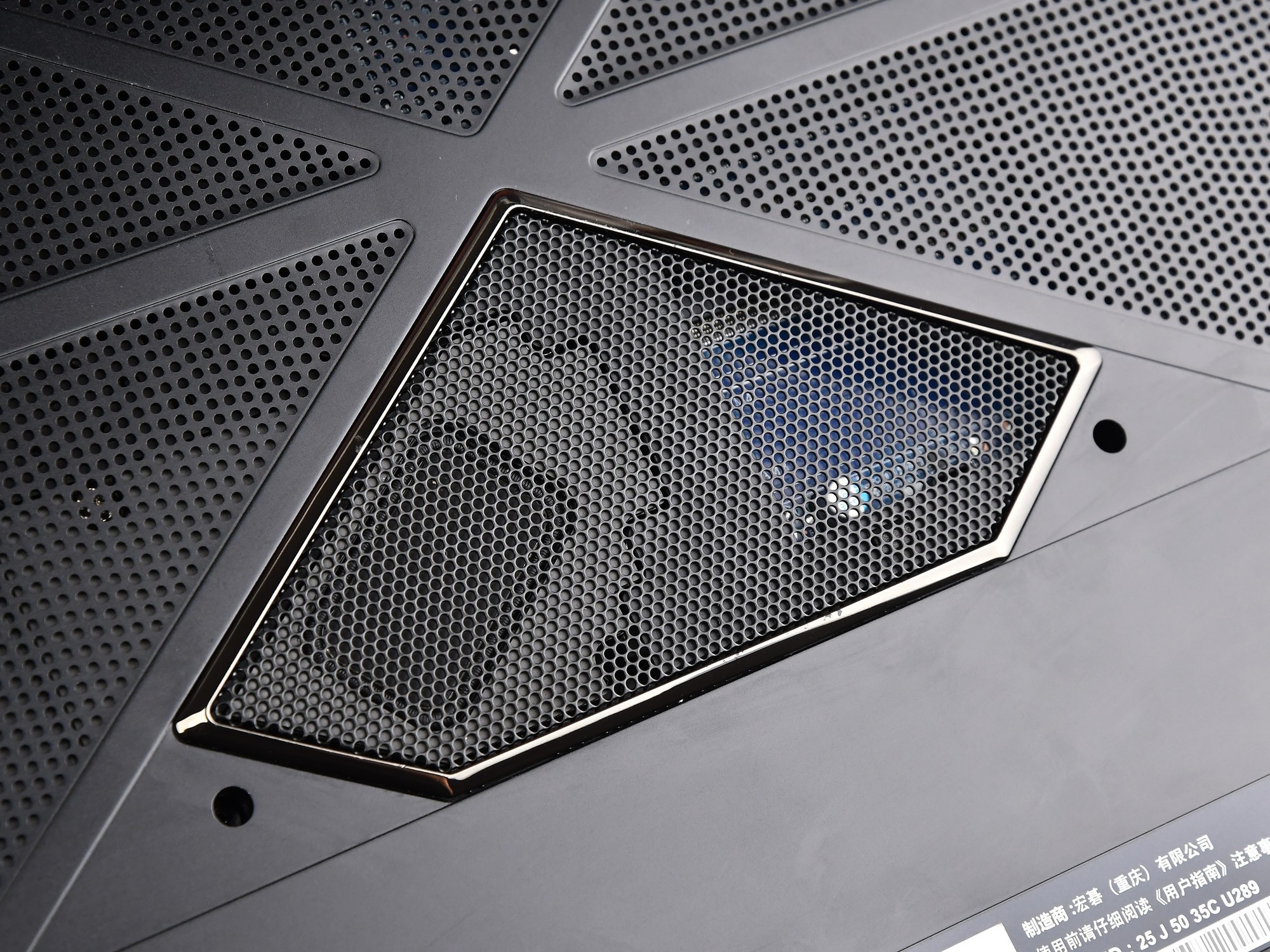 体验暗影骑士·擎7 Pro:283W强力功耗释放带来丝滑游戏体验