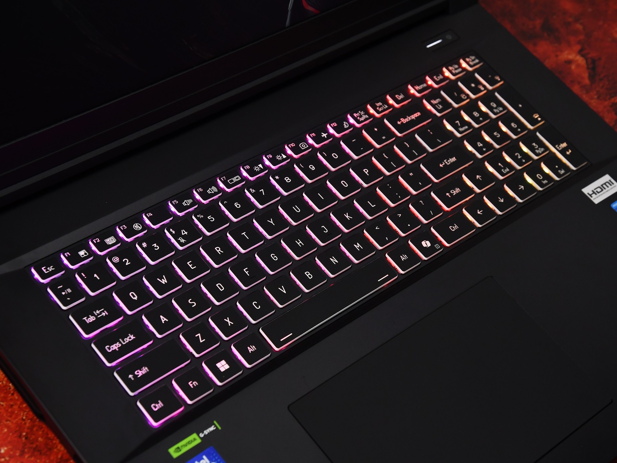 体验暗影骑士·擎7 Pro:283W强力功耗释放带来丝滑游戏体验