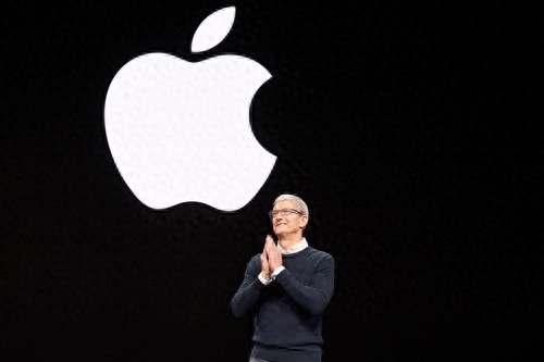 苹果首款折叠屏iPhone曝光  iPhone15一夜沦为百元机致敬！