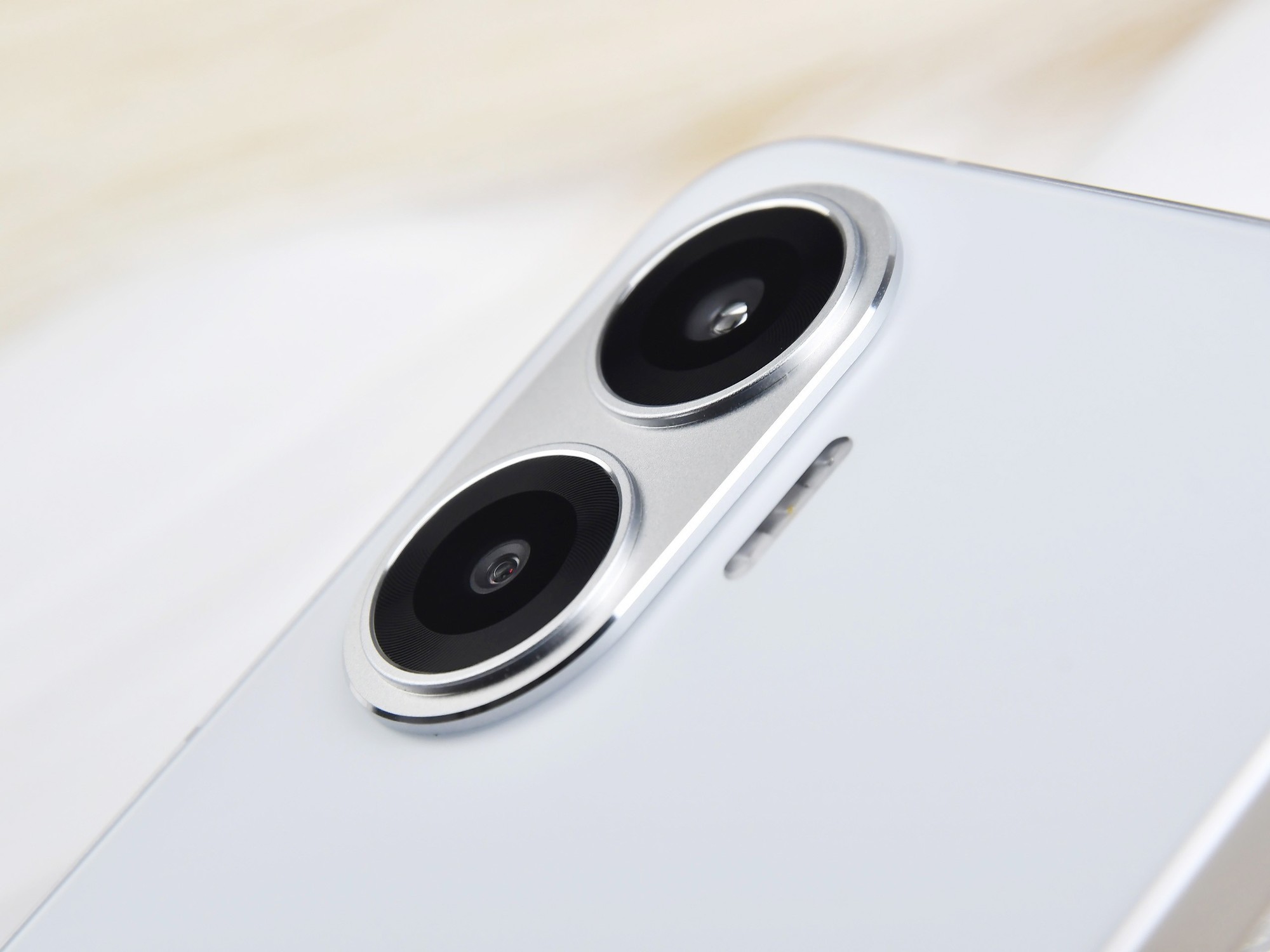 REDMI Turbo 4 Pro全面评测：中端市场的性能小钢炮，续航与设计双升级