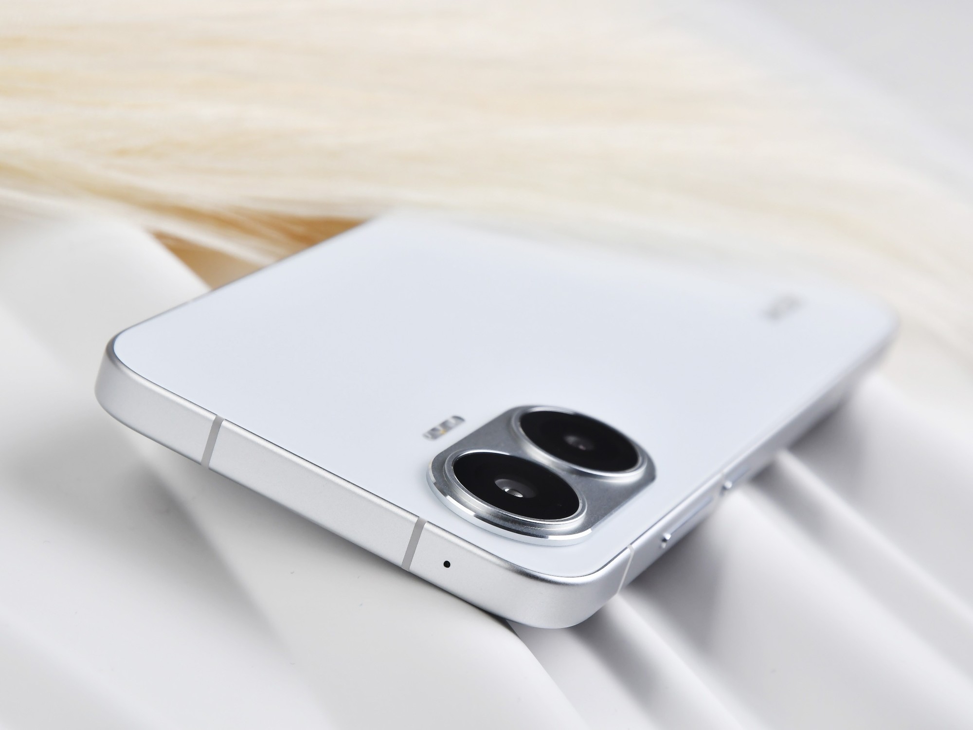 REDMI Turbo 4 Pro全面评测：中端市场的性能小钢炮，续航与设计双升级
