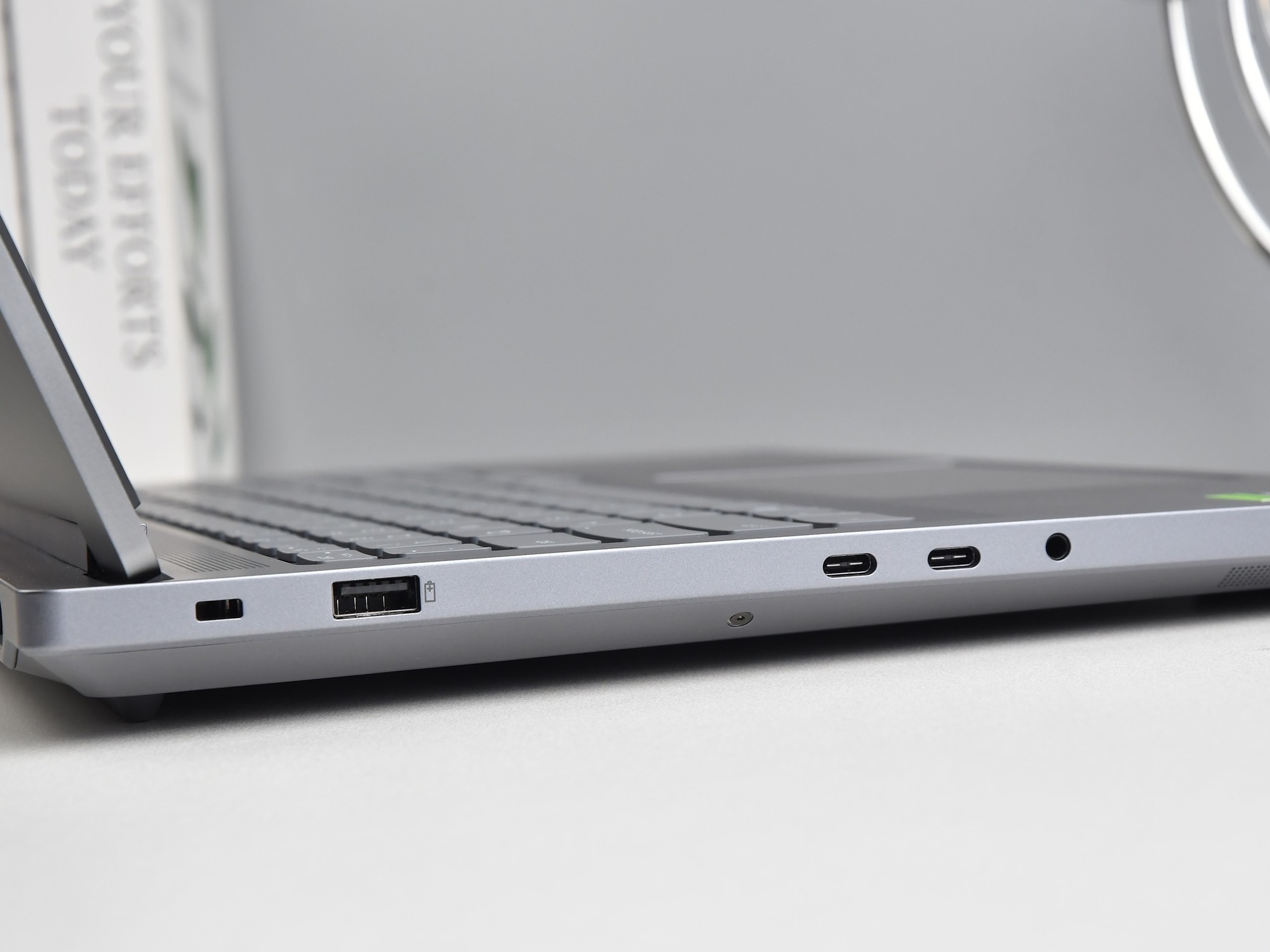 兼顾创意生产力与游戏!上手体验联想ThinkBook 16p 2025 AI元启版