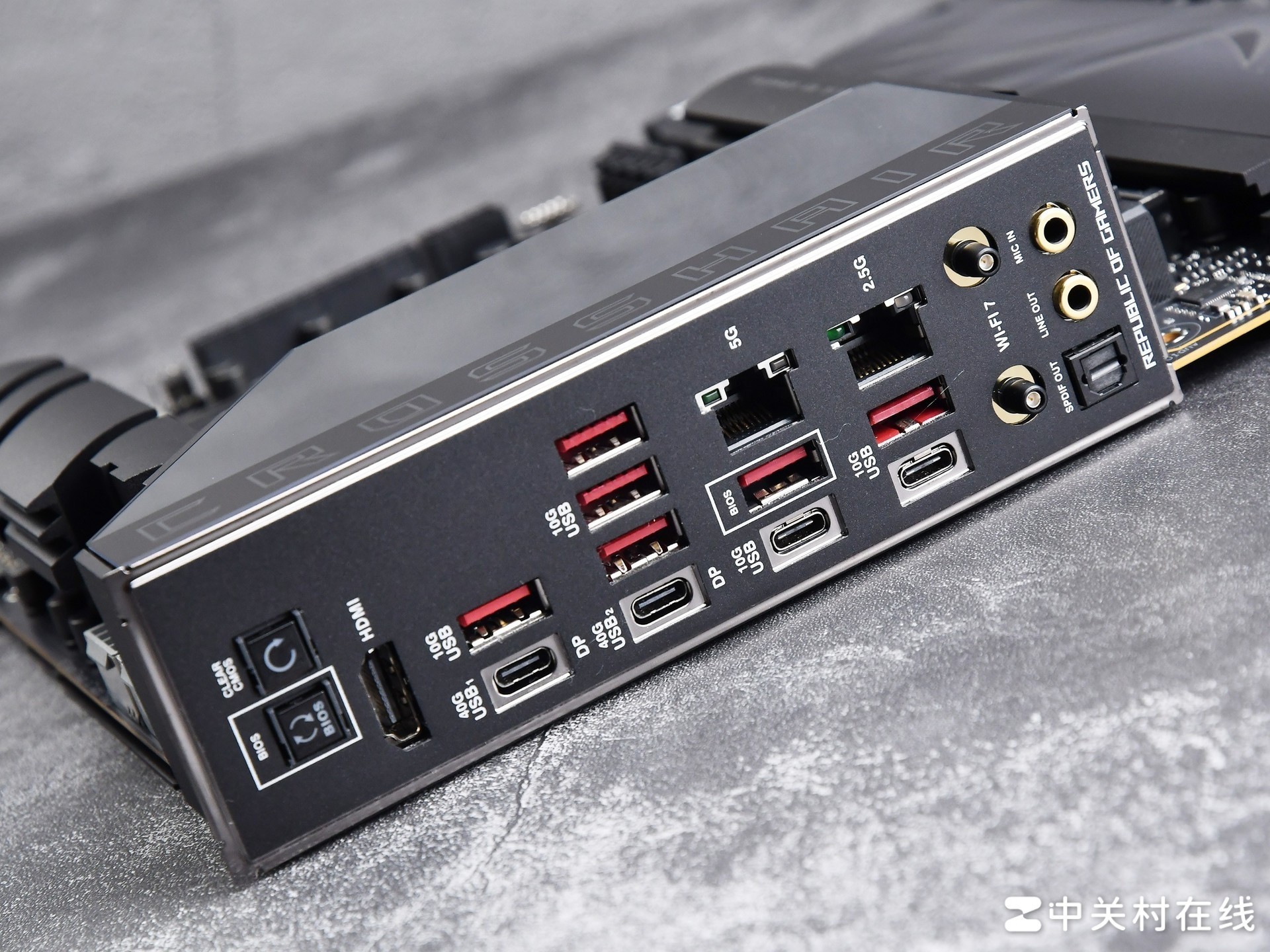 AMD9000ߴ ˶ROG X870E HEROײ  ɳƵ8400MTs
