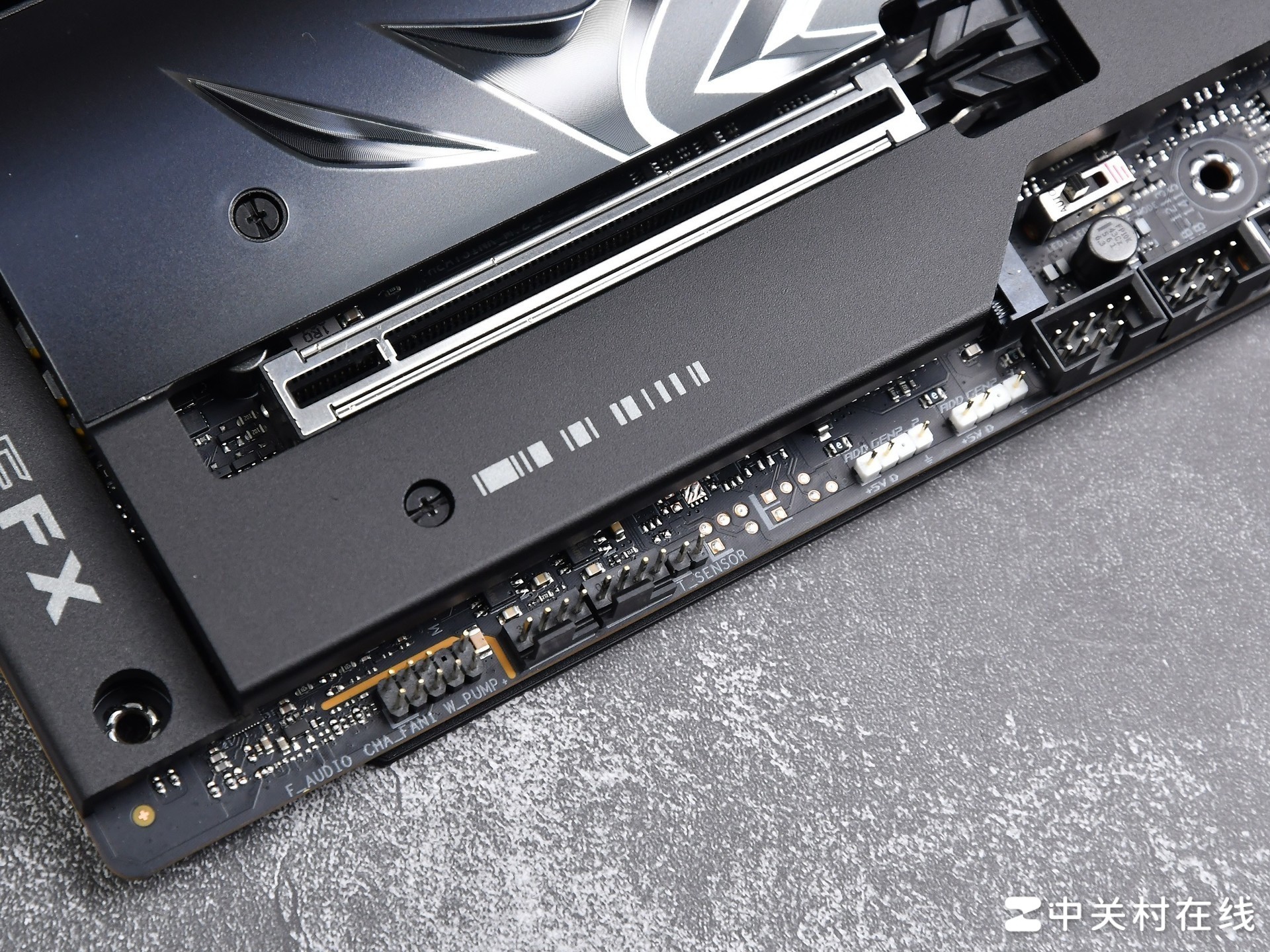 AMD9000ߴ ˶ROG X870E HEROײ  ɳƵ8400MTs