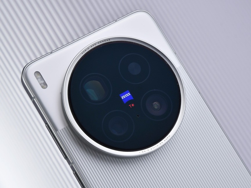vivo X200 Ultra全面评测：影像深水区的重磅炸弹