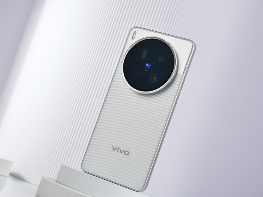 vivo X200 Ultra全面评测：影像深水区的重磅炸弹