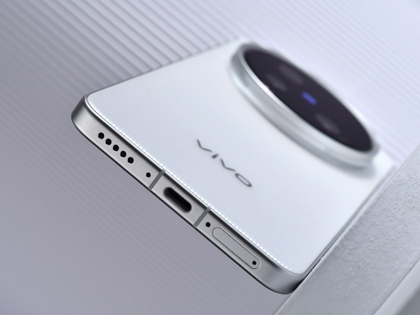 vivo X200 Ultra全面评测：影像深水区的重磅炸弹