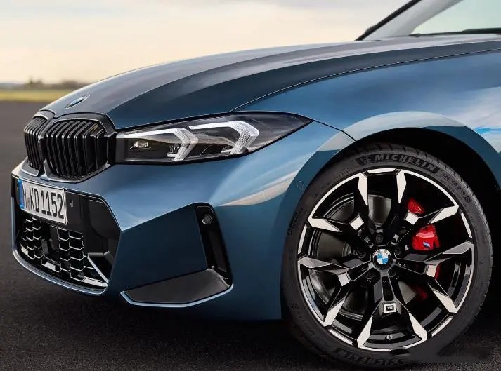 新款宝马3系亮相 配置升级豪华内饰