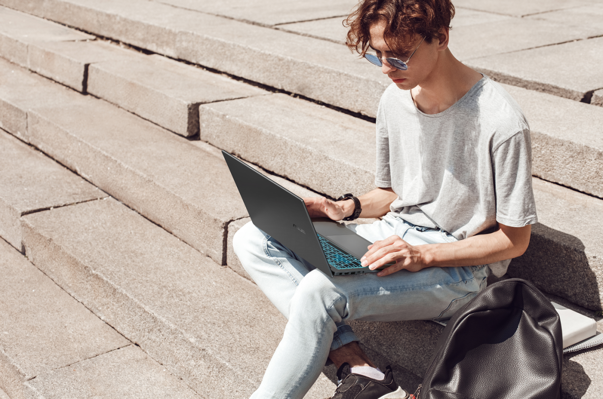 华硕无畏Pro16 2025首发领国补仅5899,RTX5060+高刷大屏,全能轻薄本王者