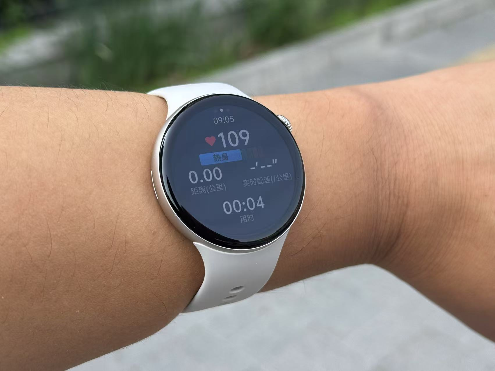 ��������ϵͳ�ӳ֣�AI����ȫ��������iQOO WATCH 5�����ֱ�ȫ������