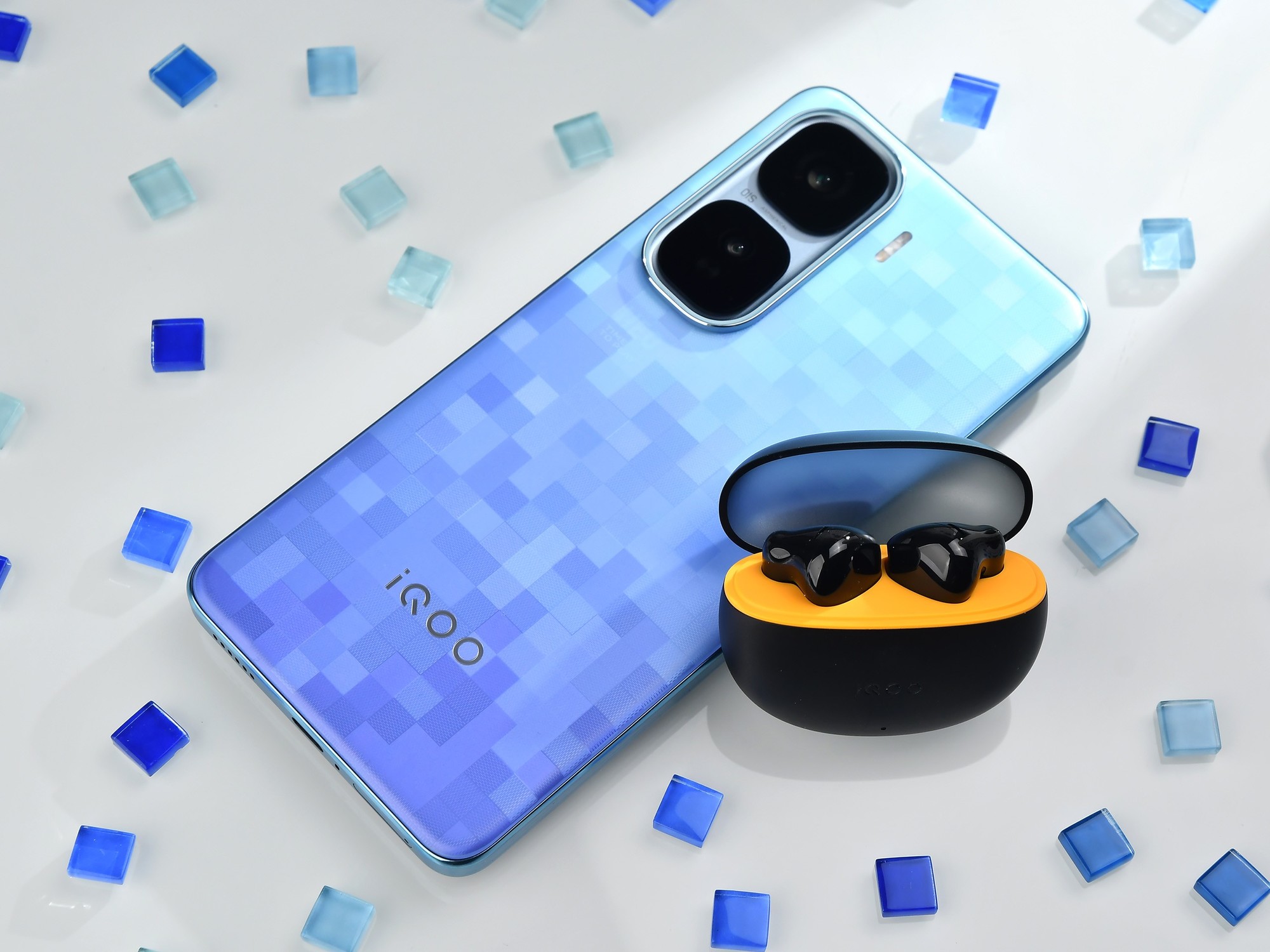 iQOO Neo10 Pro+全面评测 双芯战神的超神之作