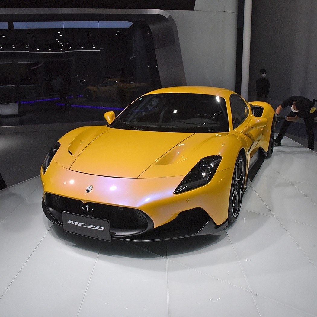 四款百万级两座跑车震撼登场,性能与设计的巅峰之作