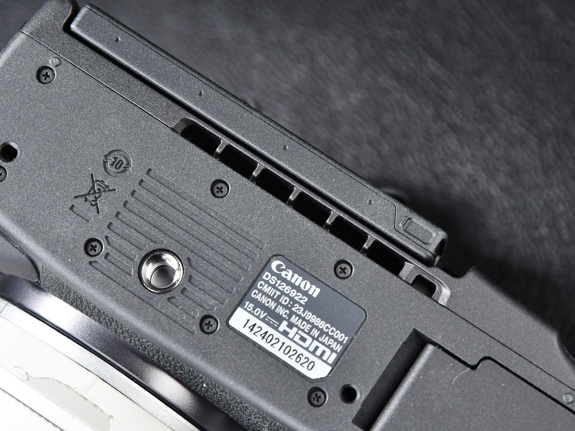󲽿ԽԽ֮ EOS R5 Mark II