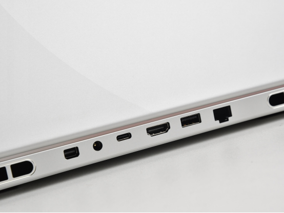   iGame��Ϸ�����㳬Ԥ�ڣ�iGame M15 Origo�ᱡȫ����Ϸ������