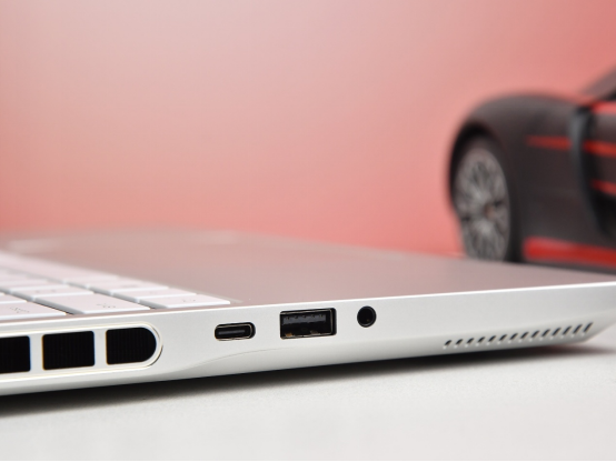   iGame��Ϸ�����㳬Ԥ�ڣ�iGame M15 Origo�ᱡȫ����Ϸ������