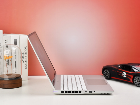   iGame��Ϸ�����㳬Ԥ�ڣ�iGame M15 Origo�ᱡȫ����Ϸ������