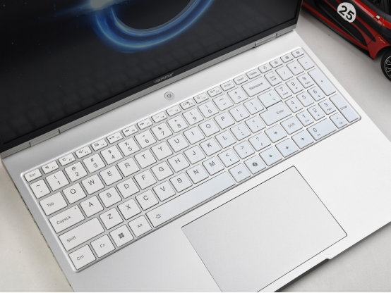   iGame��Ϸ�����㳬Ԥ�ڣ�iGame M15 Origo�ᱡȫ����Ϸ������