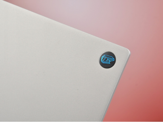   iGame��Ϸ�����㳬Ԥ�ڣ�iGame M15 Origo�ᱡȫ����Ϸ������