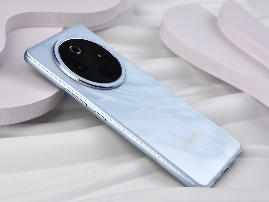 不到1600元入手“续航灭霸” 3分钟带你看懂新机vivo Y300 Pro+
