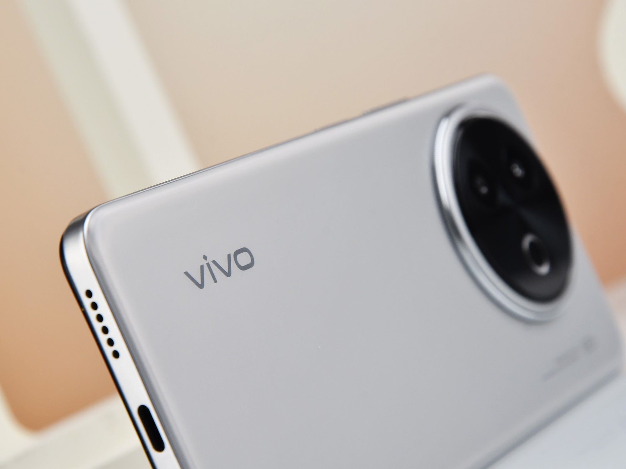 vivo Y300iȫ�����⣺��ˤ�ֿ����ǧԪС����