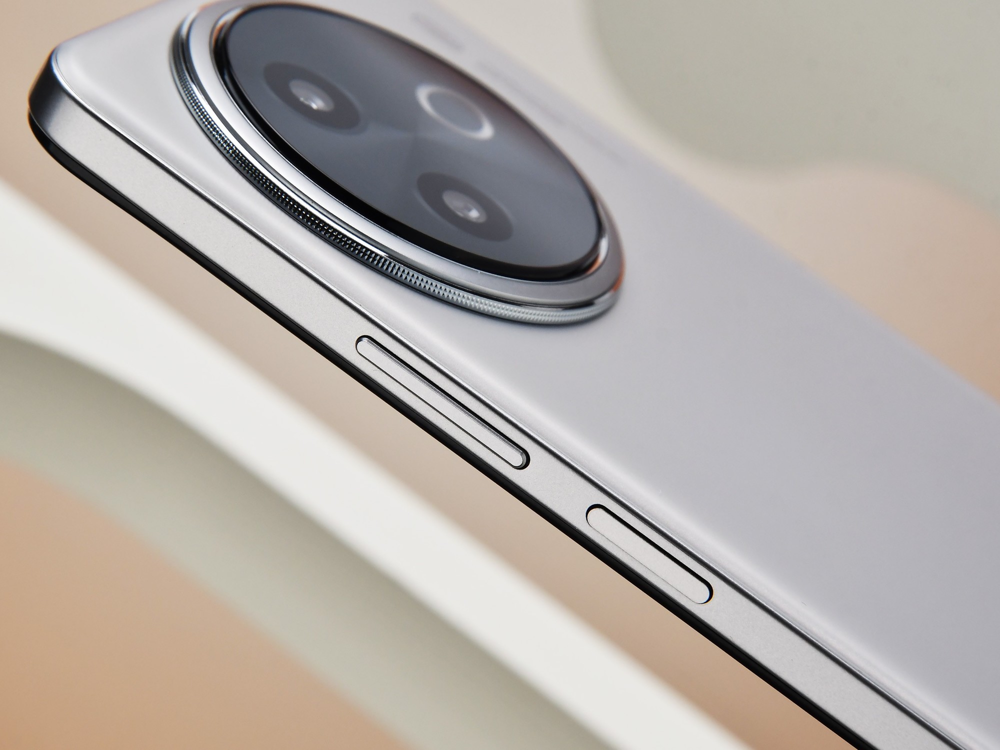 vivo Y300iȫ�����⣺��ˤ�ֿ����ǧԪС����