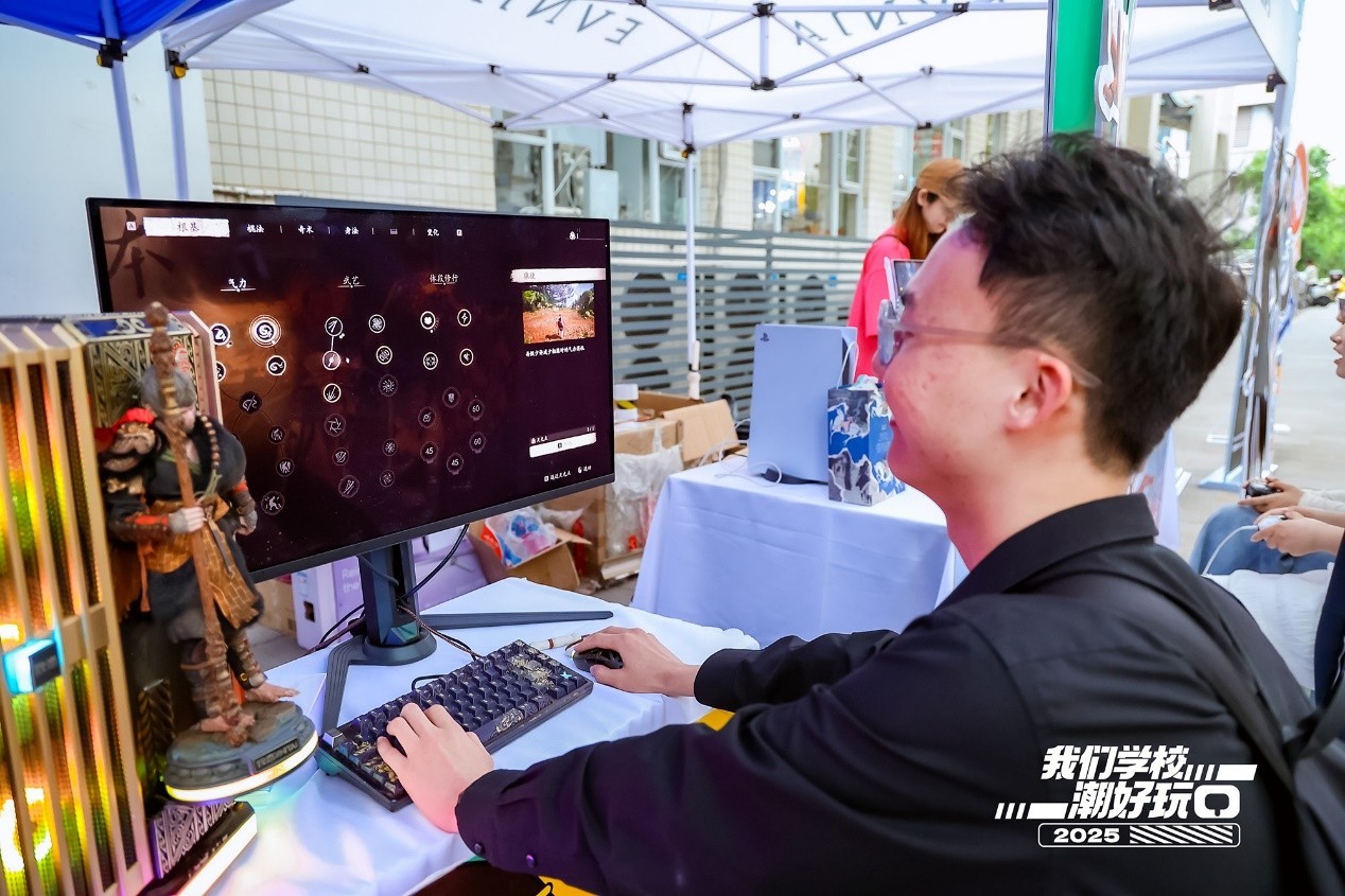 AORUS FO32U2ೱУ԰УQD-OLEDʵ