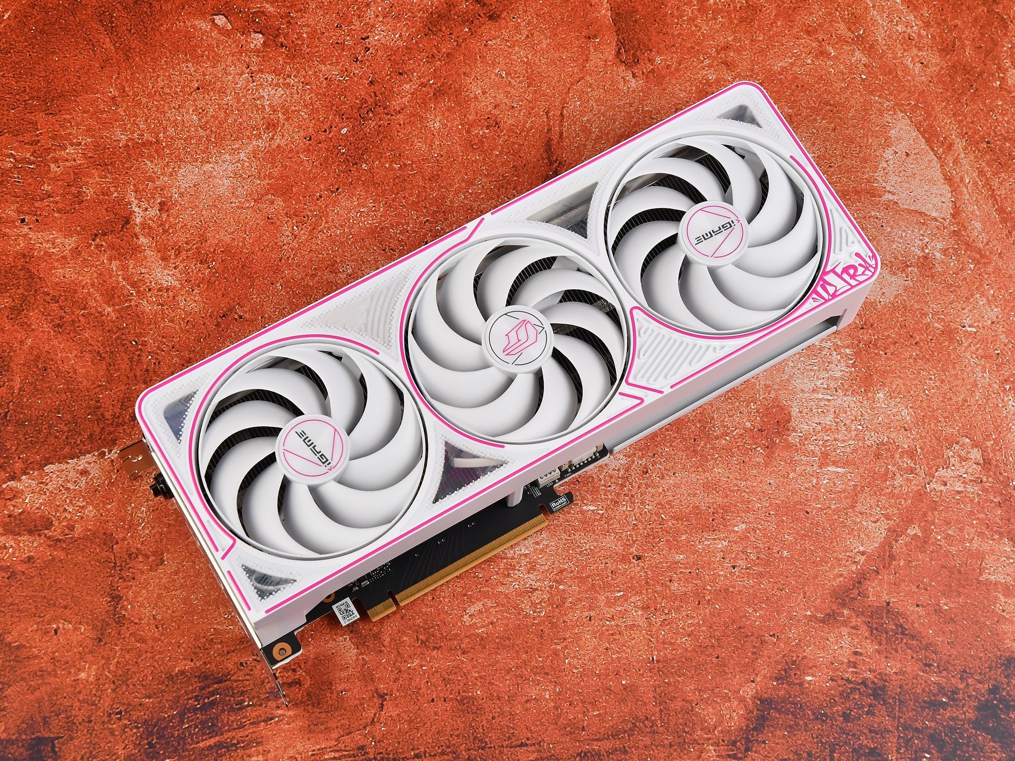iGame GeForce RTX 5060 Ultra W OCԿ ը1080p 200֡