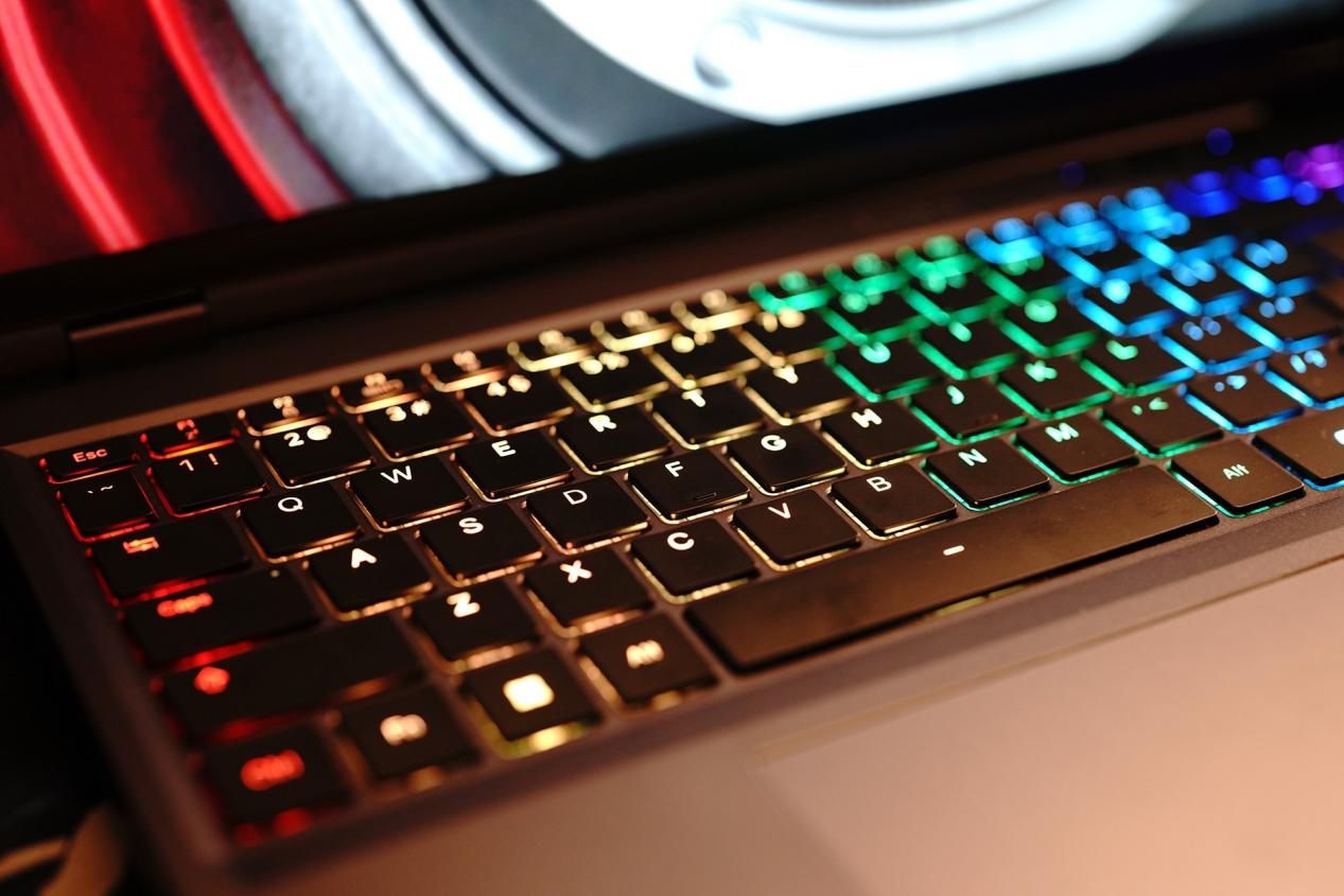 ˮ��ӳ�9955HX3D�ж��ͣ�ǧ֡��Ϸ����е��������16 Ultra����