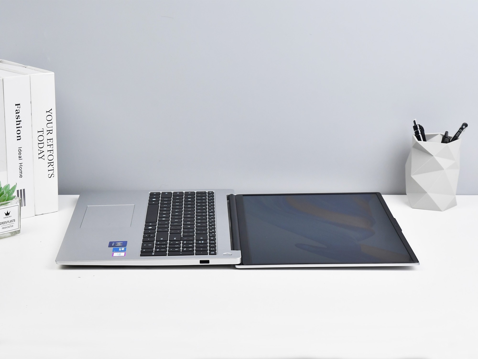 多屏协同超智慧，生产力好搭子 Hi MateBook D 16/14 图赏