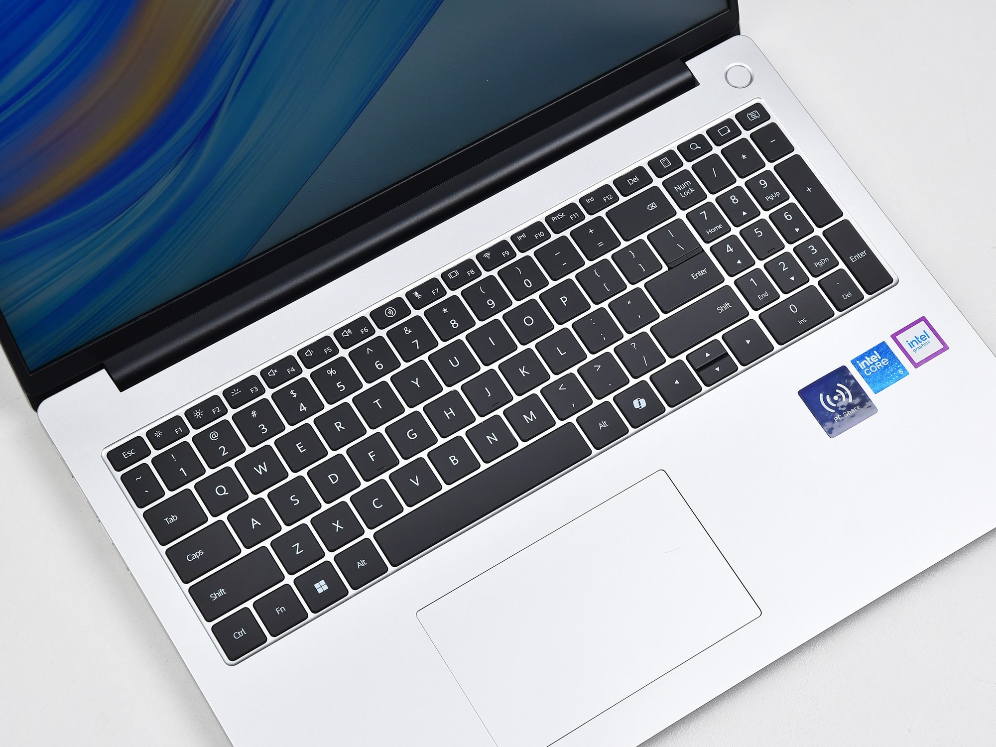 多屏协同超智慧，生产力好搭子 Hi MateBook D 16/14 图赏