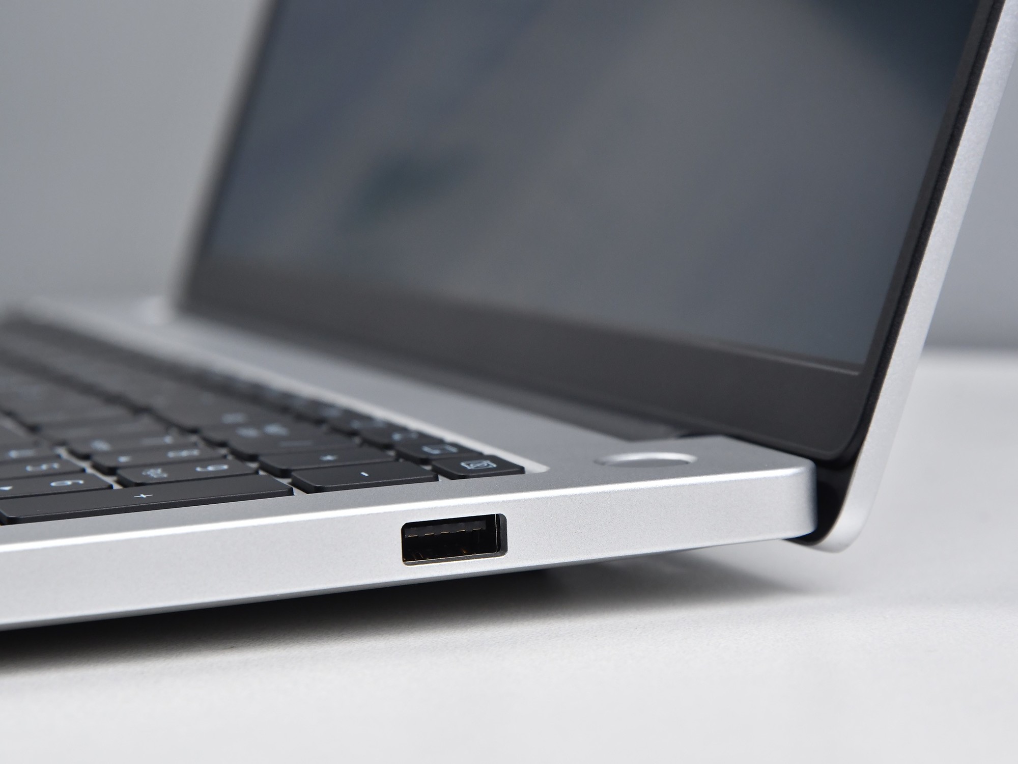 多屏协同超智慧，生产力好搭子 Hi MateBook D 16/14 图赏