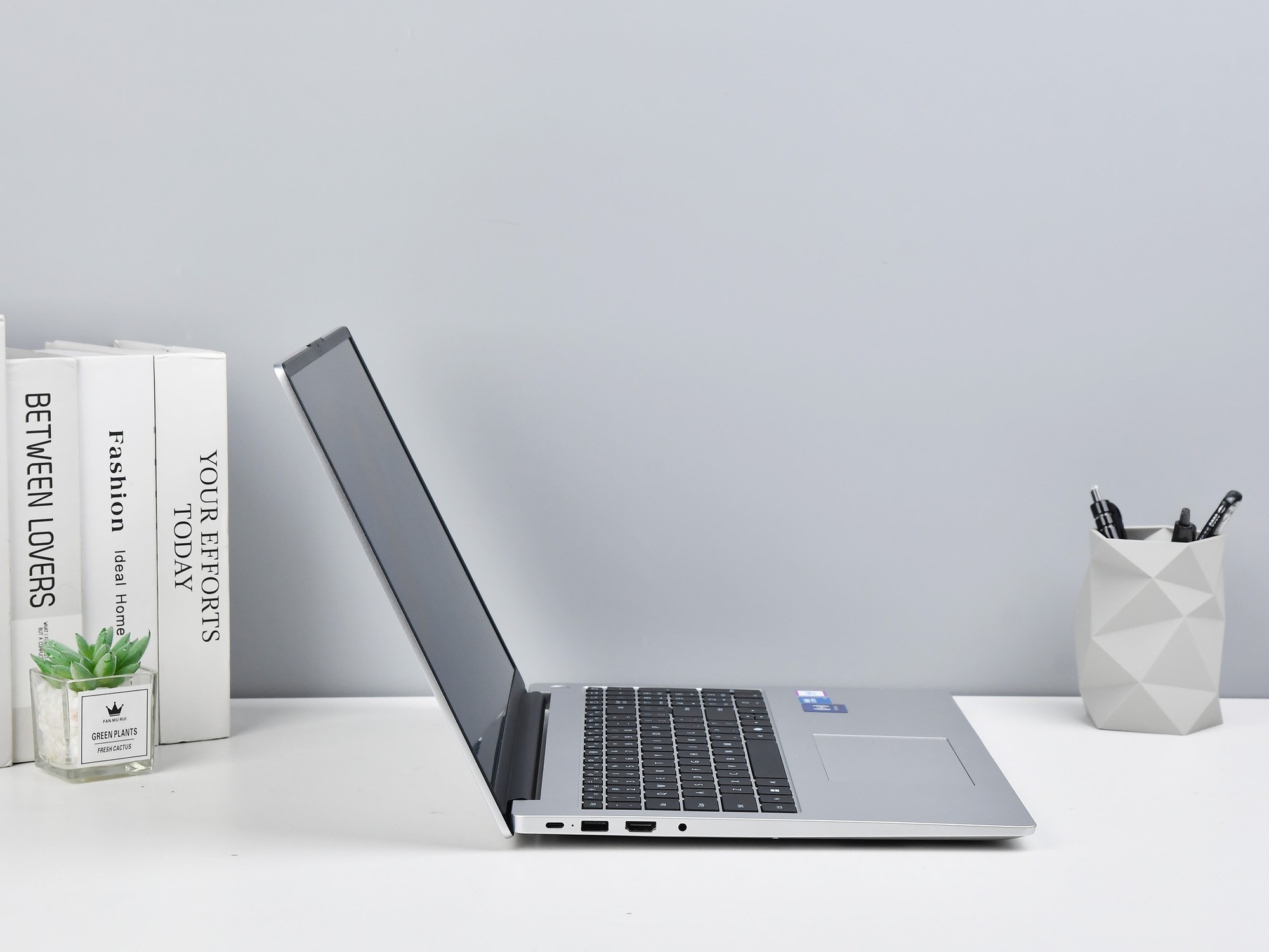 多屏协同超智慧，生产力好搭子 Hi MateBook D 16/14 图赏