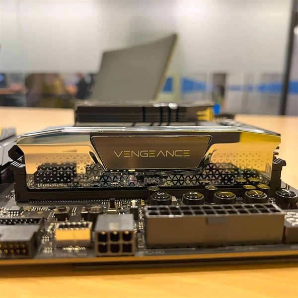 CUDIMM DDR5ڴ棺һĬ10GHz