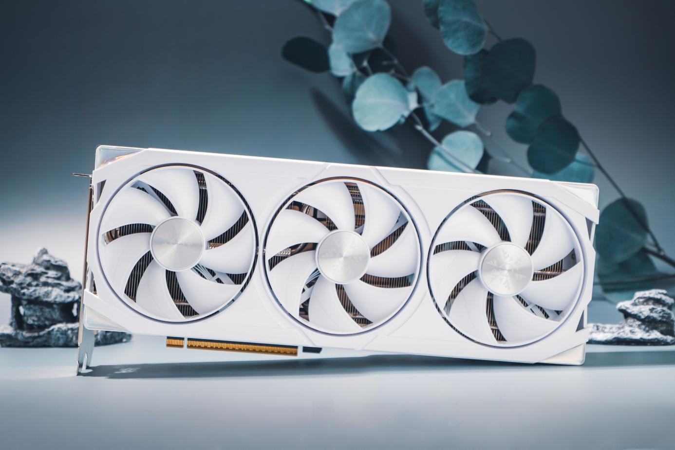 ޼䡷 GeForce RTX 5070 ̤ѩ OCͻΧ
