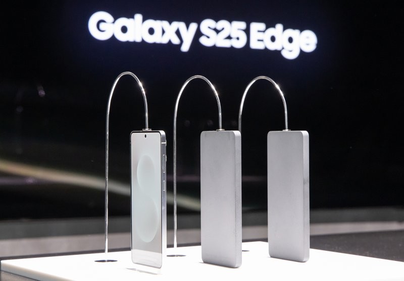 三星官网意外泄露S25 Edge定价，三星S25价比百元机友商直呼不敢看