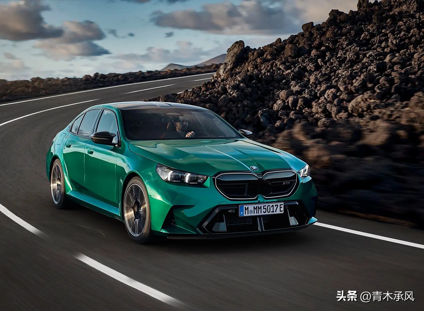 新宝马m5亮相 外观很运动