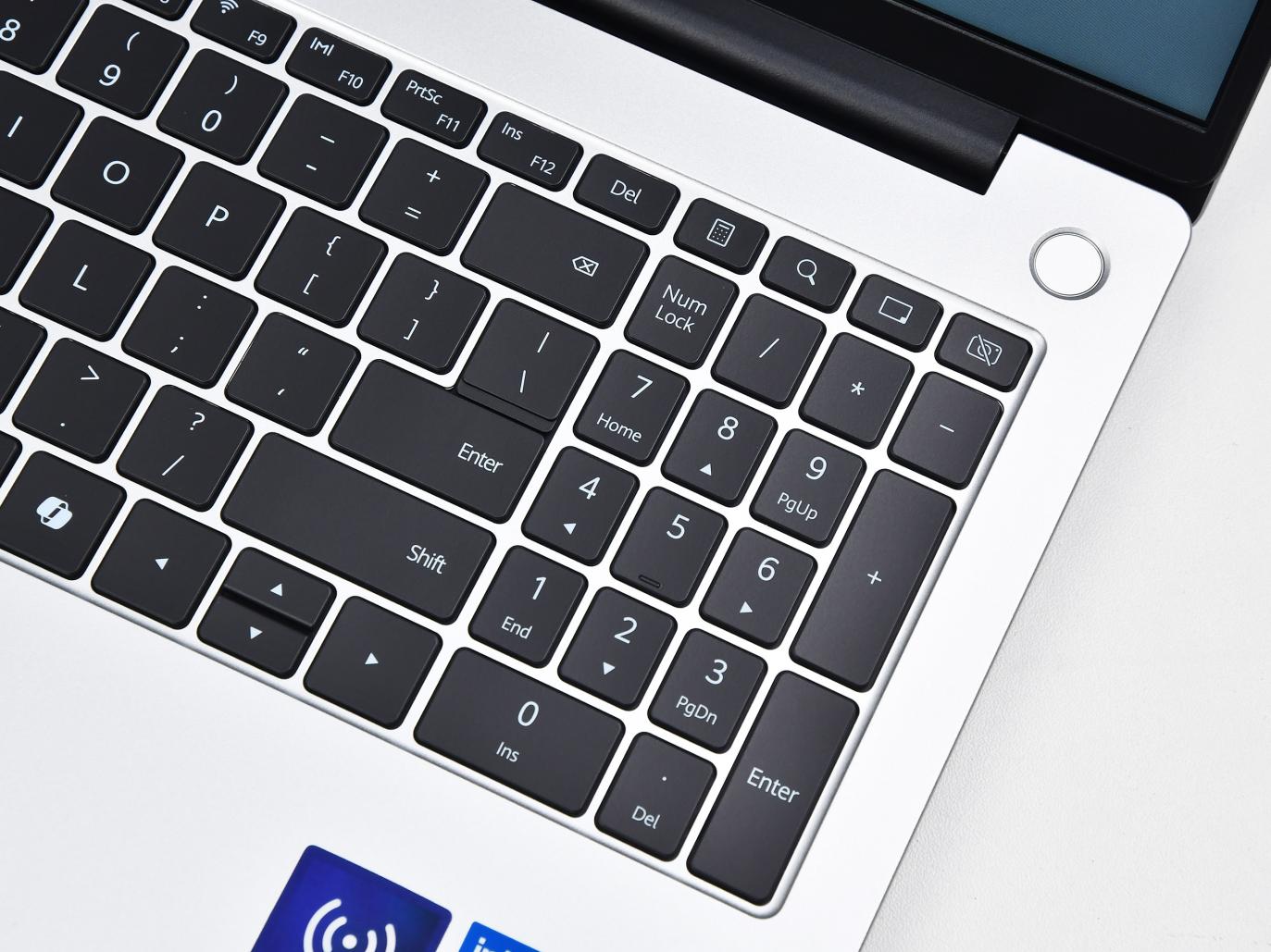 ����������ͦ��Ķ���Эͬ������Hi MateBook D 16