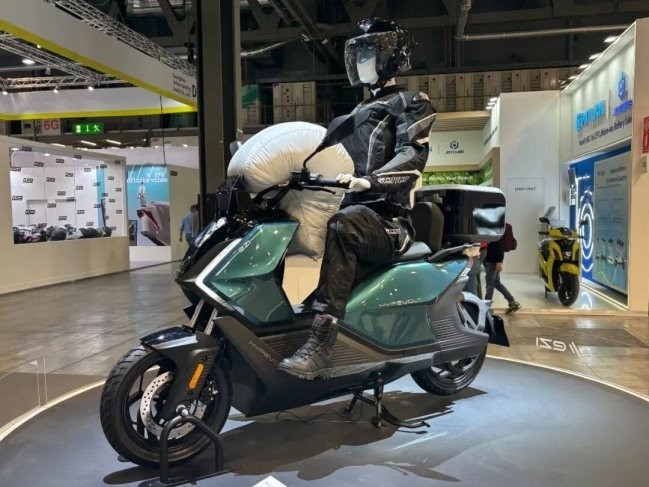 EICMA 2025 ���¶���綯����У�EM05��ŷ�������˵�һ�����ܵ綯��