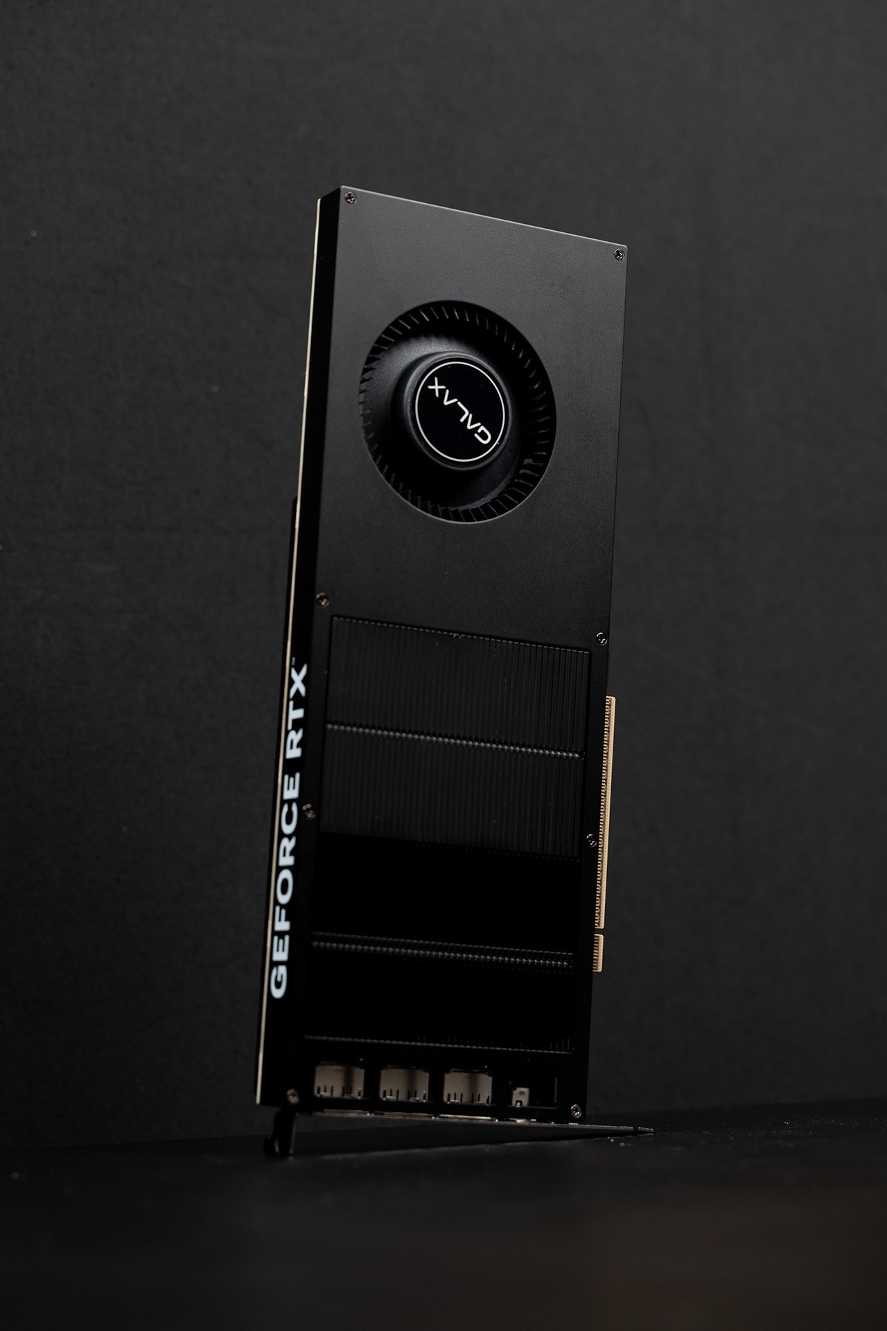 单槽涡轮卡!影驰GeForceRTX 5060 Ti无双MAX显卡开箱