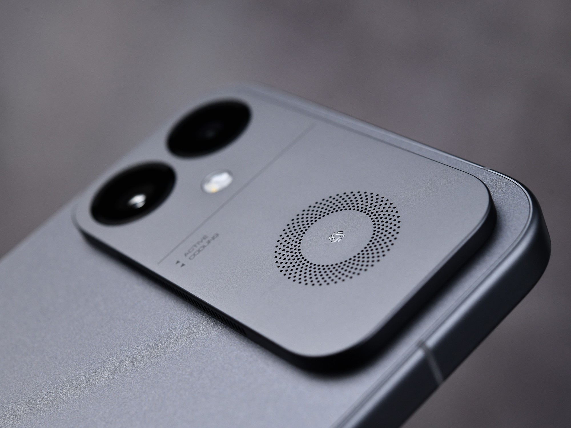 REDMI K90 至尊版深度体验:骁龙8至尊版加主动风冷,让性能“风狂”起来