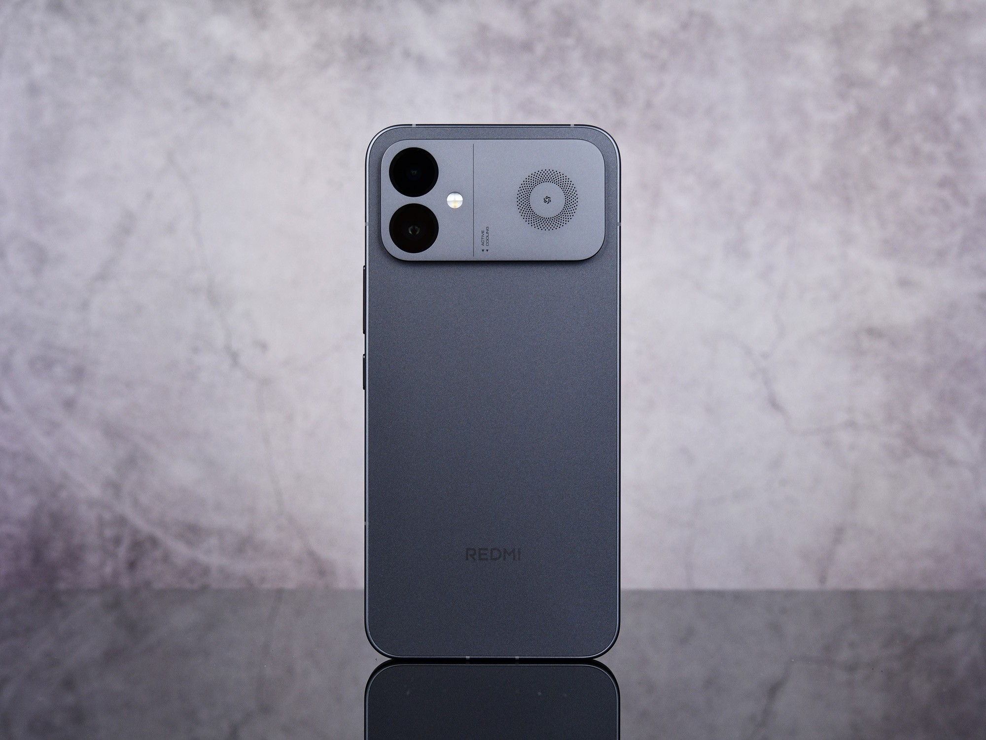 REDMI K90 至尊版深度体验:骁龙8至尊版加主动风冷,让性能“风狂”起来