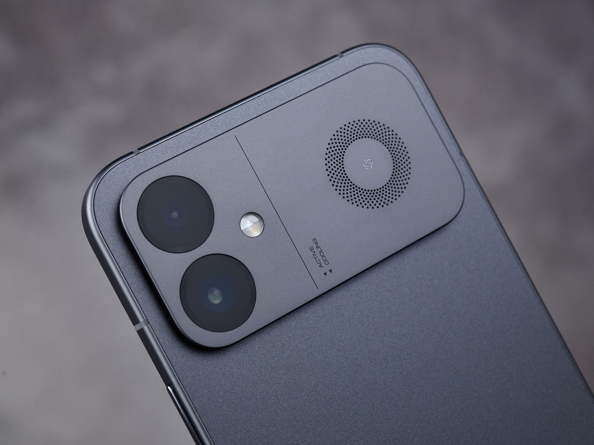 REDMI K90 至尊版深度体验:骁龙8至尊版加主动风冷,让性能“风狂”起来
